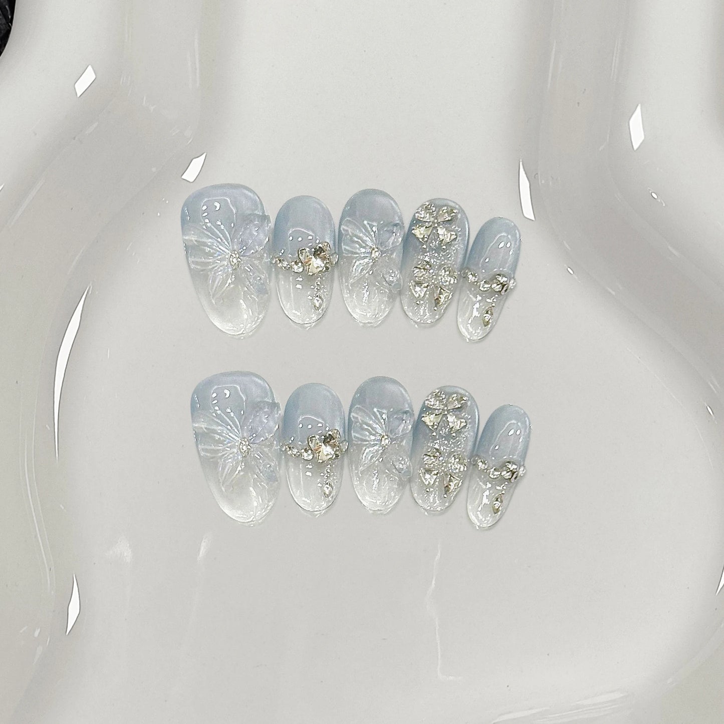 10Pcs Short Handmade Press on Nails Full Cover Rhinestone Fake Nails Gentle Design Artificial Wearable Manicure Nail Tips Autumn