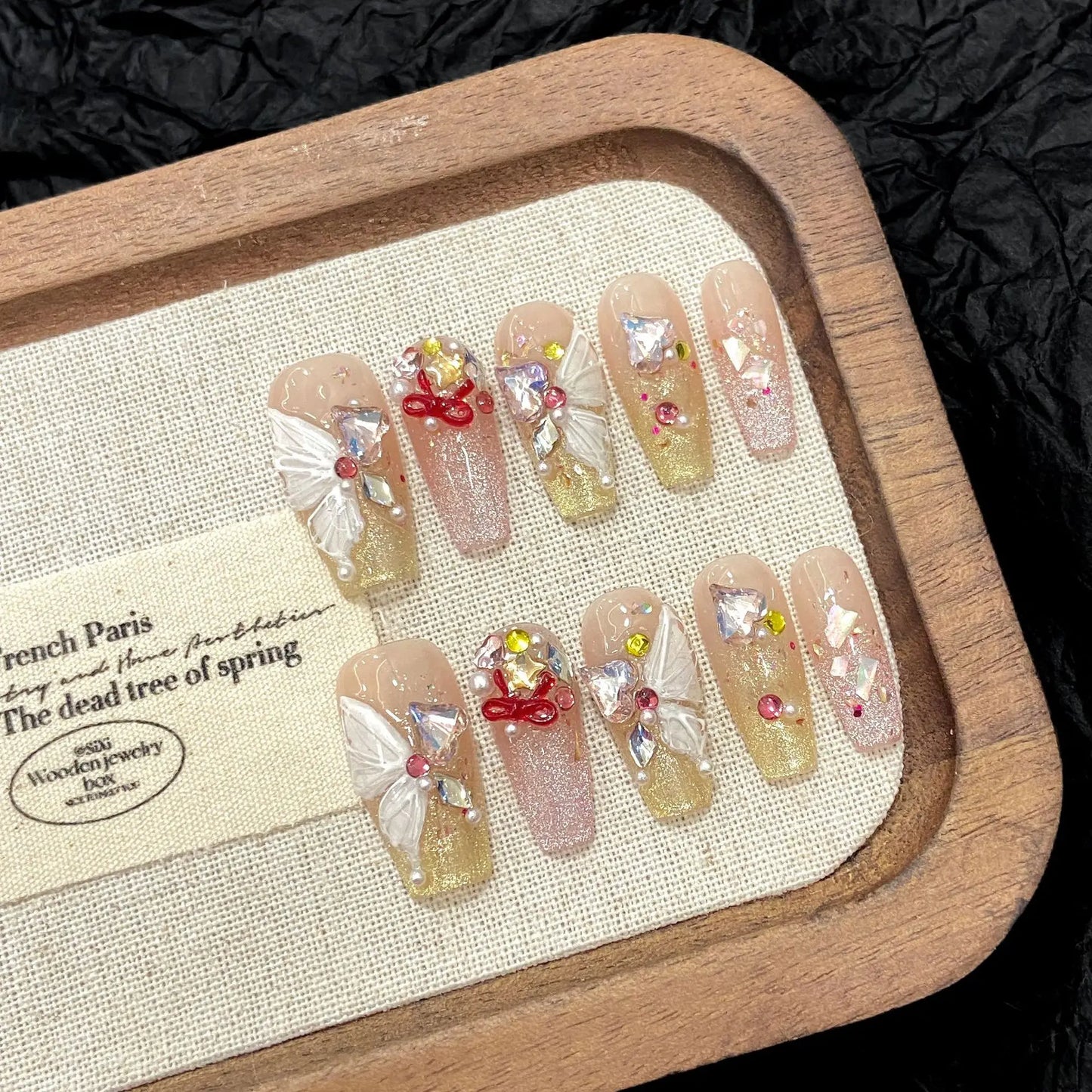 Glitter Cat's Eye Fake Nails Long Almond Gradient  Blue Handmade Press On Nails With Butterfiy Designs Gentle Wearable Manicure