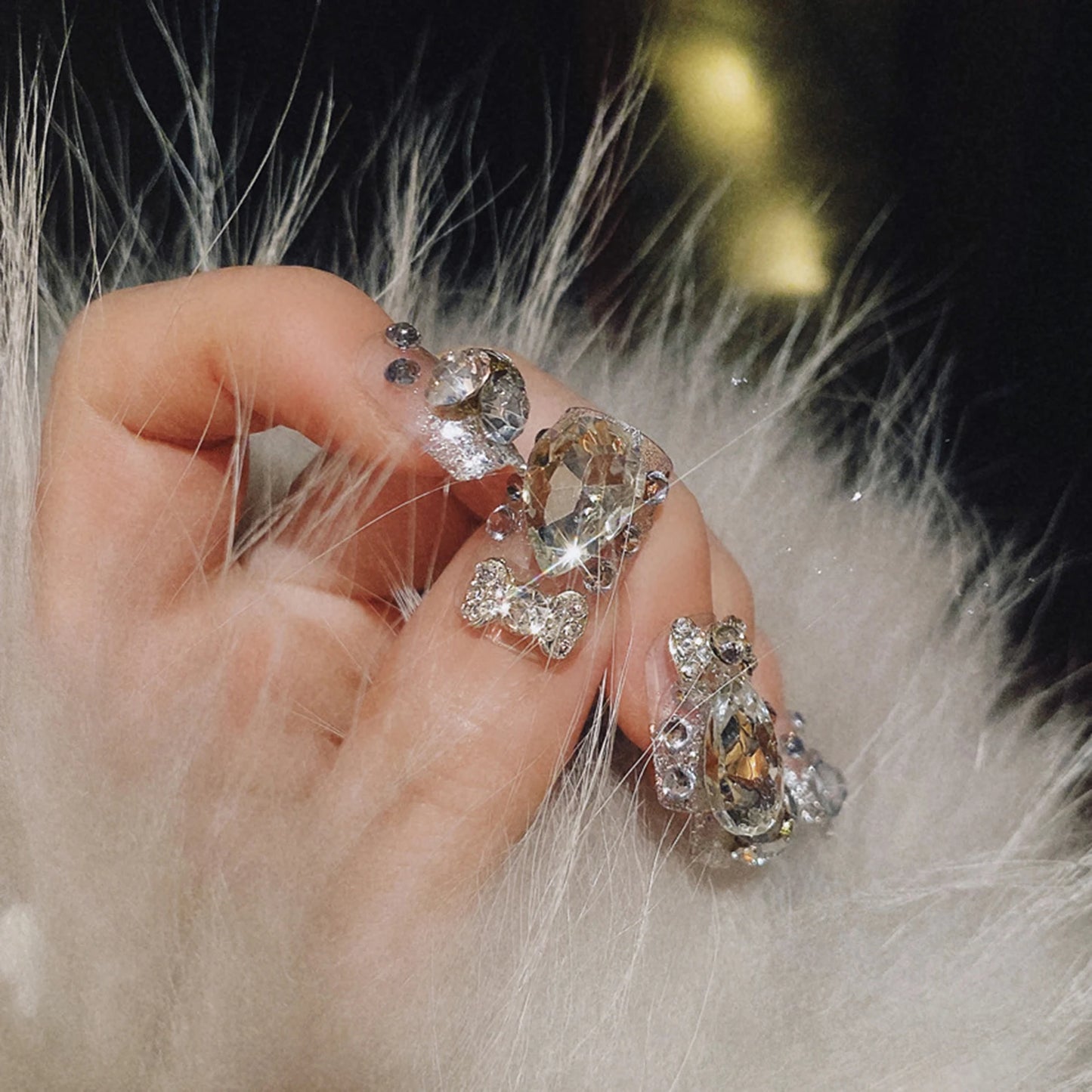 24PCS/Sets Wedding Bride Fake Nails Glitter Crystal Pearl Rhinestone Nail Patch Full Nail Tips Fingernail Women Nail Art Tips